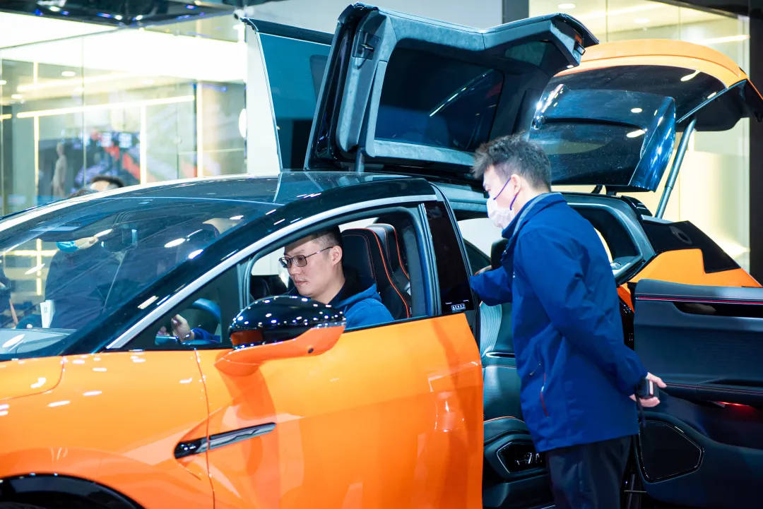 赛地聚焦——欧联赛后热度飙升；费城76人主帅复盘；管理层满意；数据层面出现新趋势的简单介绍-j9九游会