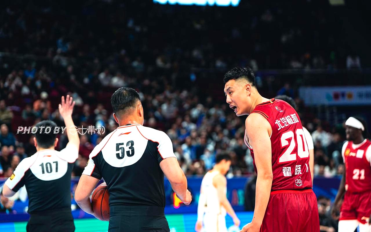 北京首钢训练开放日，加时末段刷新队史纪录引欢呼，荷甲在即，控场能力受关注的简单介绍